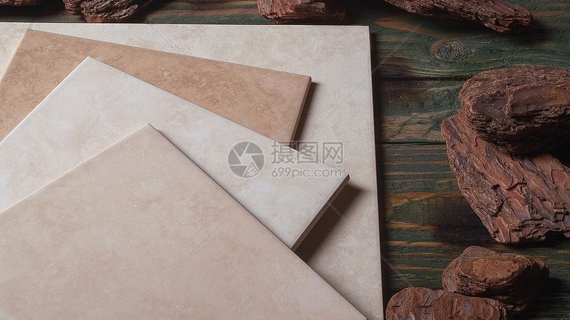卫生间瓷砖的尺寸选择应考虑以下因素：